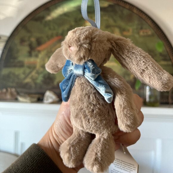 BNWT Bashful Beige Bunny with Blue Bow Jellycat Ornament - Picture 7 of 9